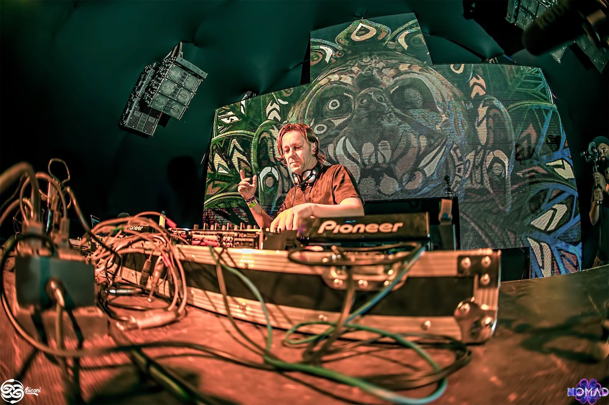 Nicolas Oesch (Mekkanikka) performing live; Oesch was a member of Biodegradable.