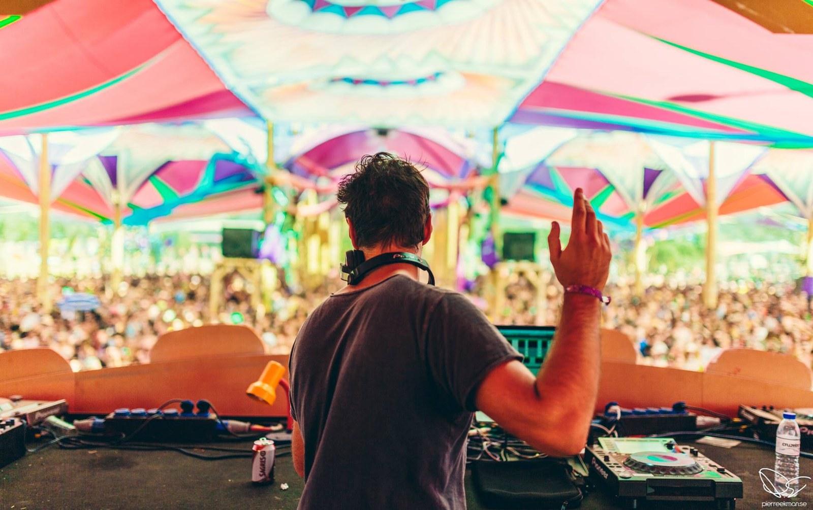E-Clip performing at Boom Festival.