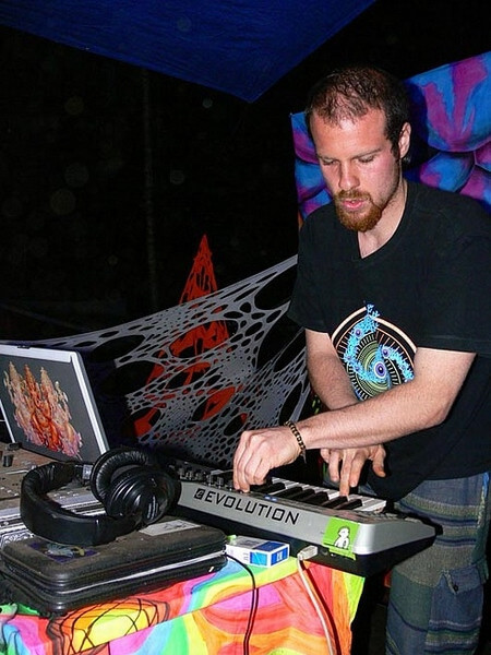 Vasko Velickovski performing as Encephalopaticys.
