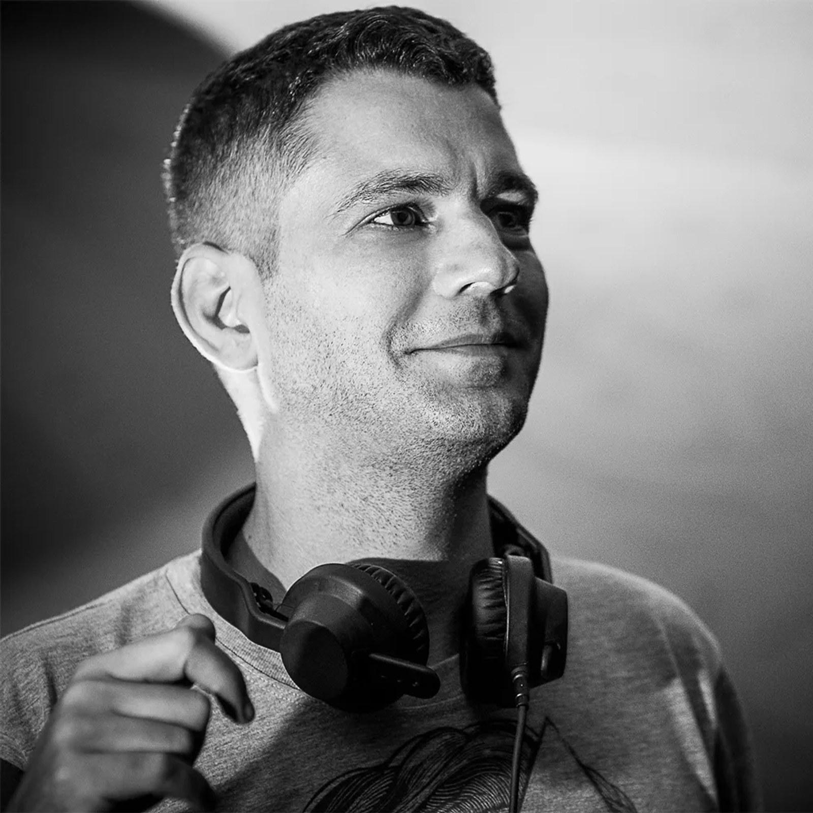 Farebi Jalebi at a mixer in the featured artist image assigned by Parvati Records.