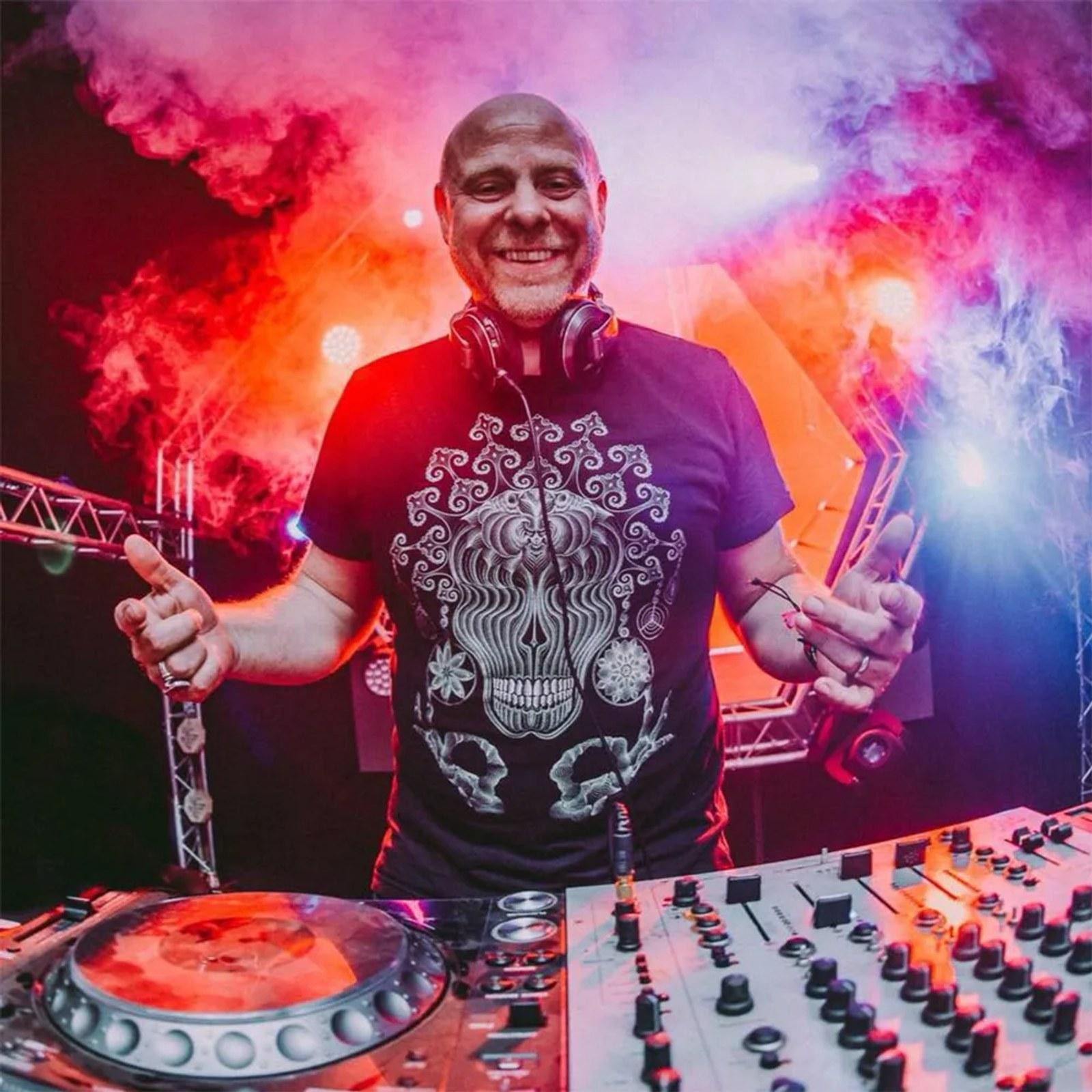 Mad Maxx performing in an official booking-agency publicity photograph.