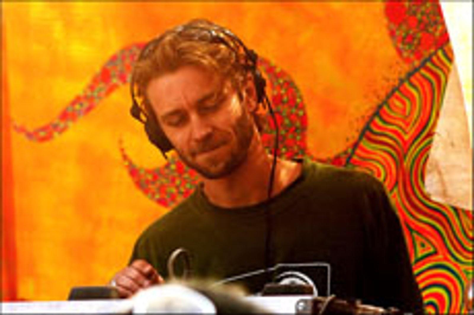 Nicolas Oesch performing as Mekkanikka in an archival artist photograph.